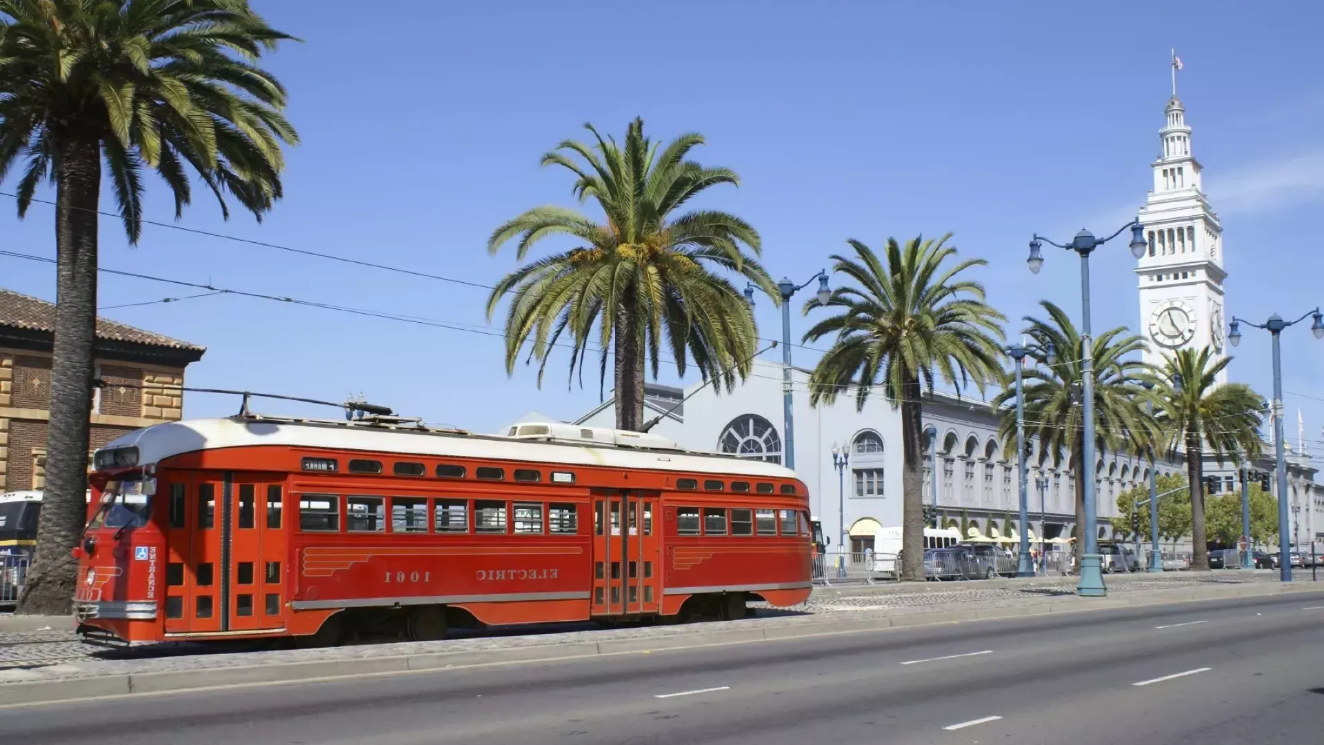 Straßenbahn auf dem Embarcadero