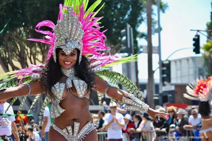 Dançarina de carnaval na Mission